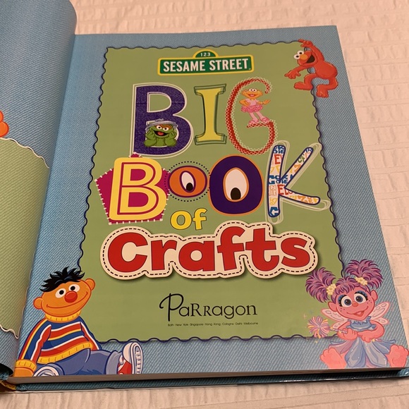 Sesame Street Big Book of Crafts by Children’s Television Workshop and Parragon - Picture 9 of 11